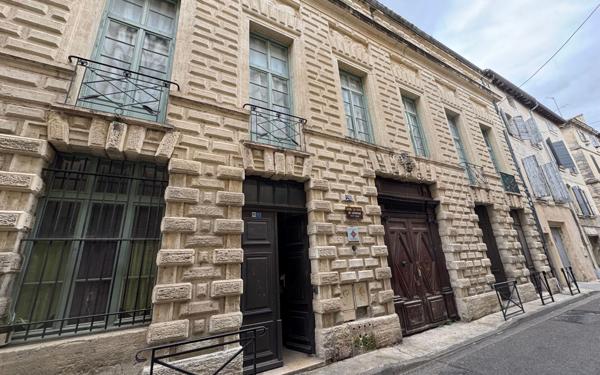 Appartement à vendre    3 pièces • 75 m2 Beaucaire