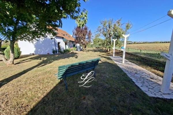 Vente - Maison 6 pièces 136 m 2 VION (72300)