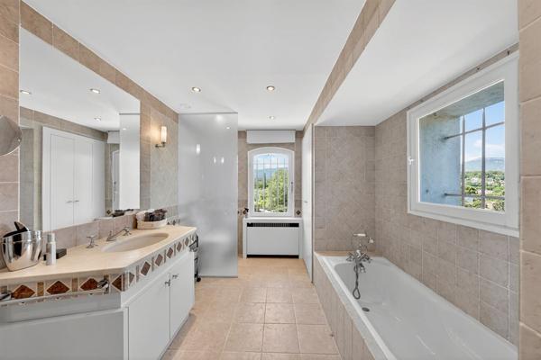 Vente Villa de luxe Valbonne 11 Pièces 567 m²