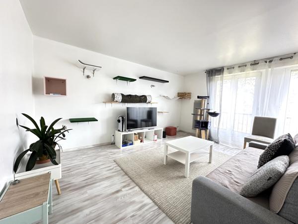 Appartement 106 m2, 2 chambres (possibilité 3), place de parking au sous sol sécurisé