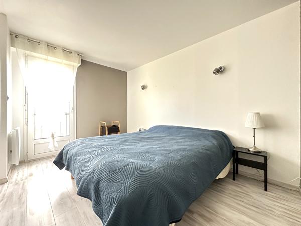 Appartement 106 m2, 2 chambres (possibilité 3), place de parking au sous sol sécurisé