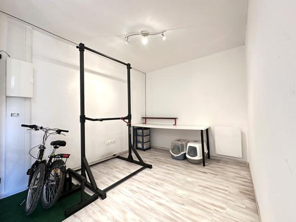 Appartement 106 m2, 2 chambres (possibilité 3), place de parking au sous sol sécurisé