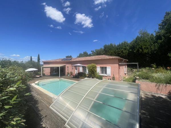 Villa de plain pied avec piscine