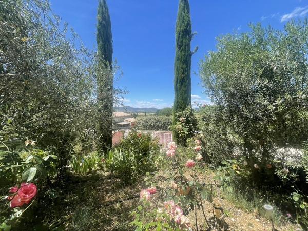 Villa de plain pied avec piscine