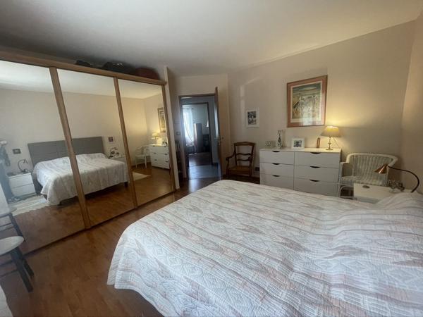 Villa de plain pied avec piscine
