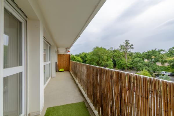 Exclusivité - Bordeaux Cauderan - appartement T2 rénové avec balcon, parking et cave