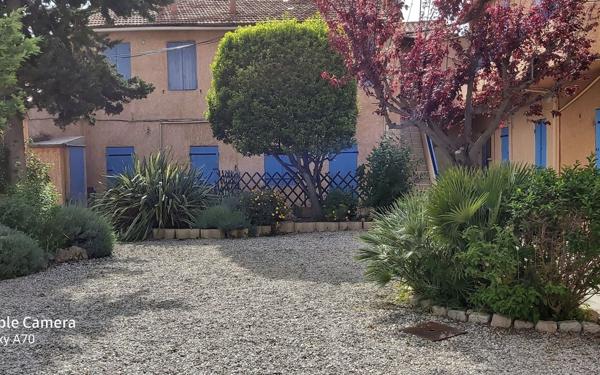 Maison à vendre    2 pièces •  Marseille 12