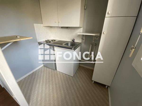Location Appartement 2 pièces 31.5 m² - 26 RUE PASCAL Lille 59000