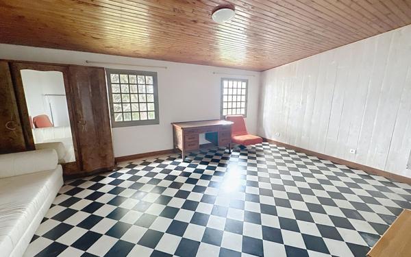 Maison à vendre    6 pièces • 185 m2 Avignon