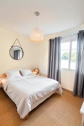 ANDERNOS-LES BAINS MAISON 161m² 5 CHAMBRES PISCINE, TERRAIN 748 m². PLAGE A PIEDS