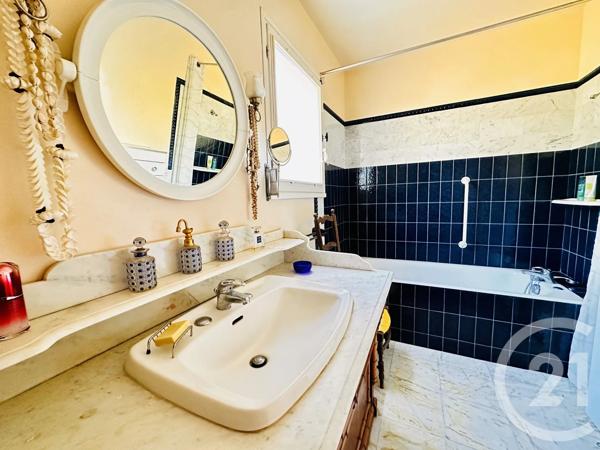 Maison à vendre  5 pièces - 127 m 2   FOURAS  - 17