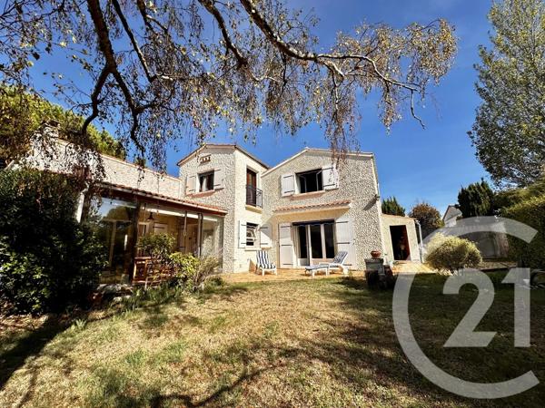 Maison à vendre  5 pièces - 127 m 2   FOURAS  - 17