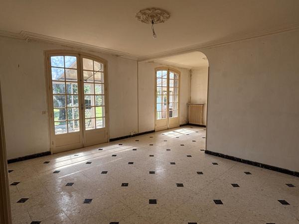 Jolie villa 4 chambres avec garage et beau jardin