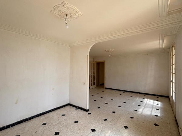 Jolie villa 4 chambres avec garage et beau jardin