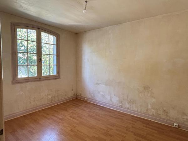 Jolie villa 4 chambres avec garage et beau jardin