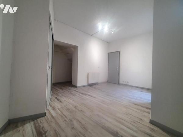 Bel immeuble de rapport dans village de caractère 