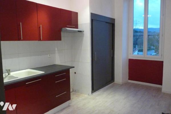 Bel immeuble de rapport dans village de caractère 