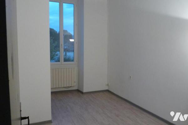 Bel immeuble de rapport dans village de caractère 