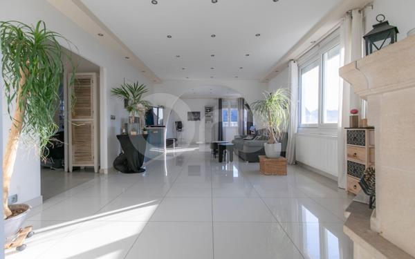 Maison à vendre    6 pièces • 230 m2 Chennevières-sur-Marne