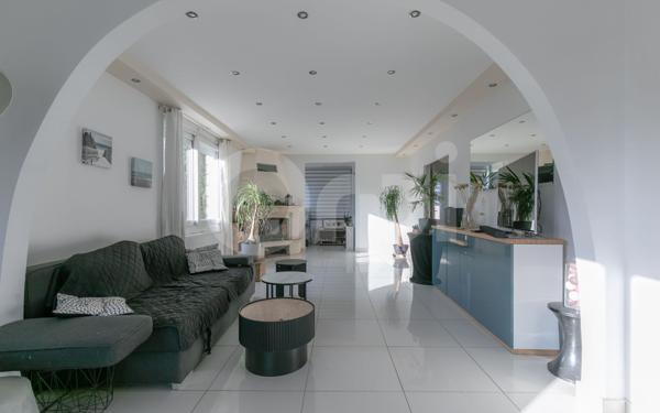 Maison à vendre    6 pièces • 230 m2 Chennevières-sur-Marne