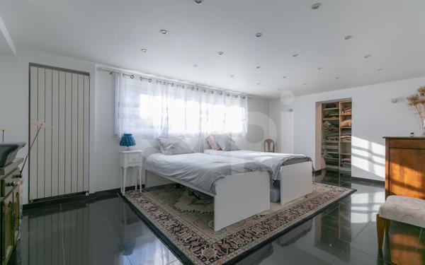 Maison à vendre    6 pièces • 230 m2 Chennevières-sur-Marne