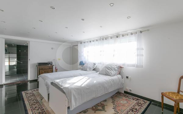 Maison à vendre    6 pièces • 230 m2 Chennevières-sur-Marne