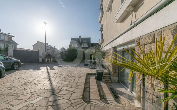 Maison à vendre    6 pièces • 230 m2 Chennevières-sur-Marne