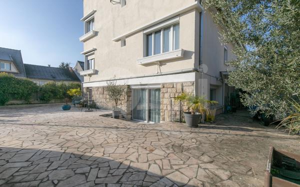 Maison à vendre    6 pièces • 230 m2 Chennevières-sur-Marne