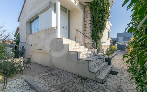 Maison à vendre    6 pièces • 230 m2 Chennevières-sur-Marne