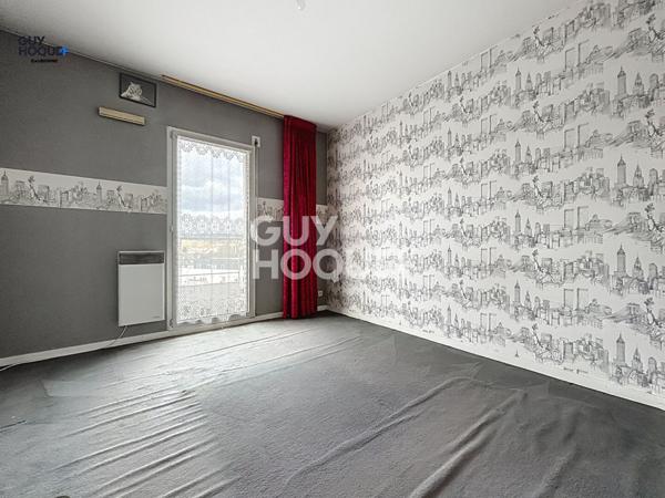 Appartement DUPLEX 100m² avec 4 chambres en Dernier étage avec Balcon Terrasse BOX et cave en sous-sol.