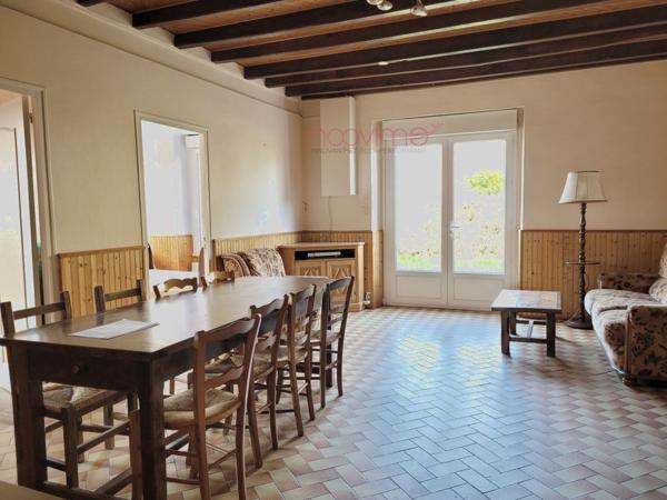 Maison ancienne de plain pied avec jardin et dépendances