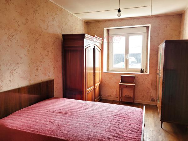 Maison ancienne de plain pied avec jardin et dépendances