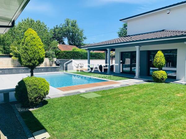 Belle maison contemporaine,3 chambres dont une suite parentale, piscine, proche commodités