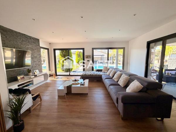 Belle maison contemporaine,3 chambres dont une suite parentale, piscine, proche commodités