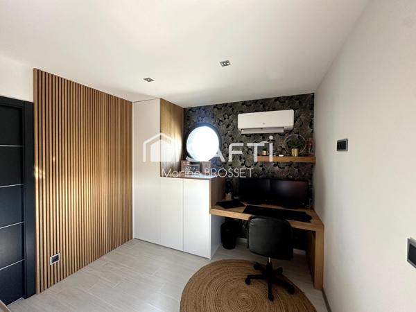 Belle maison contemporaine,3 chambres dont une suite parentale, piscine, proche commodités