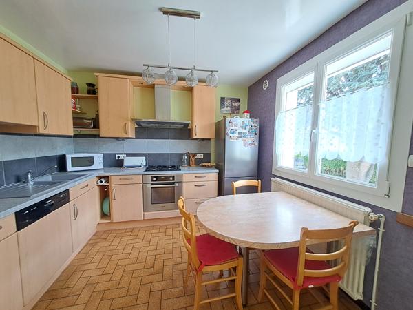 Charmante maison située dans un quartier calme de Quincey !