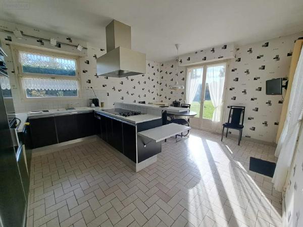 Achat - Maison Renazé 53800 6 pièces 210 m 2 3212 m 2