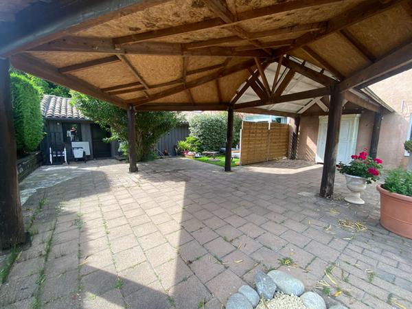 Local d'activité Crest 9 pièce(s) 380 m2 , espace jardin , parking, plusieurs bureau ou pas de portes