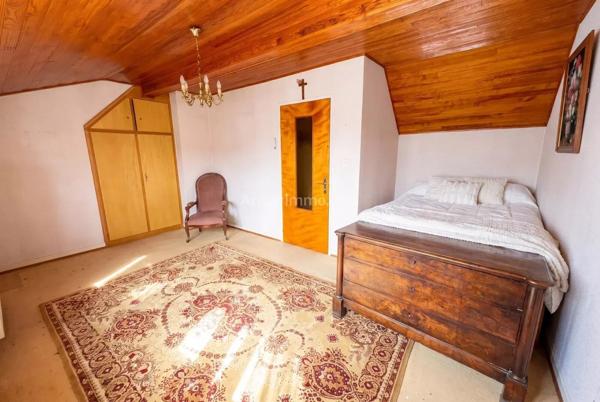 Vente                                                      Appartement
                        
                     6 pièces                      106 m2                     à Turckheim