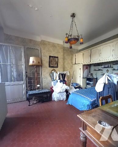 Exclusivité, Bd de la Libération, grand appartement T3 traversant  de presque 98 m², à rénover.