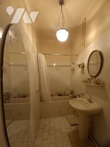 Exclusivité, Bd de la Libération, grand appartement T3 traversant  de presque 98 m², à rénover.