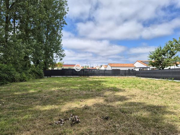 TERRAIN à bâtir 700m² - COMMEQUIERS