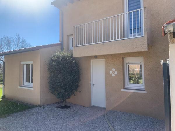 A deux pas de tout le calme en prime ! Jolie maison lumineuse et cosy, en parfait état.