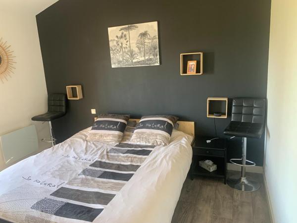 A deux pas de tout le calme en prime ! Jolie maison lumineuse et cosy, en parfait état.