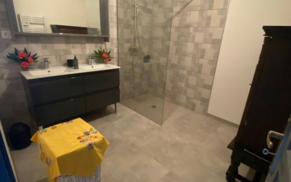 Maison à louer    4 pièces •  Izon