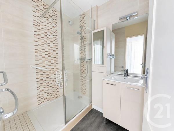 Appartement F4 à vendre  4 pièces - 70,40 m 2   CHALONS EN CHAMPAGNE  - 51