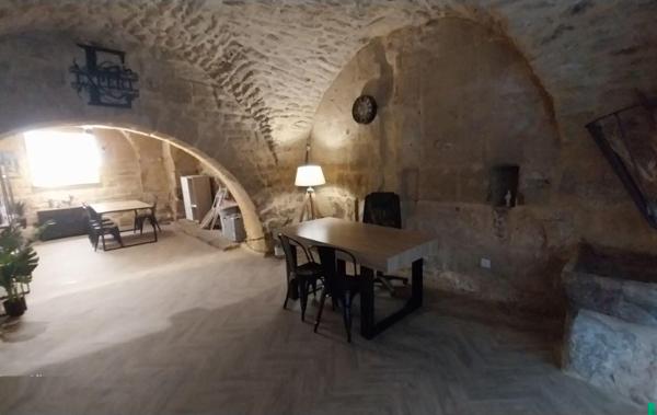 Vente Local commercial 9% de renta ou libre rénové(e) Sommieres   