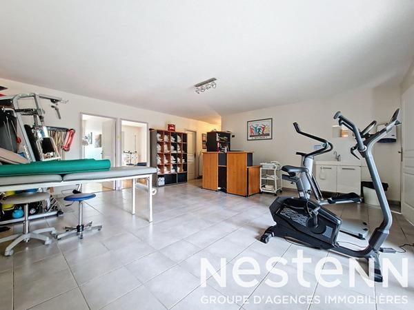 GENAS CENTRE EGLISE - Appartement de 2013 de 83 m² avec double terrasse, rez-de-jardin - garage boxé en sous-sol