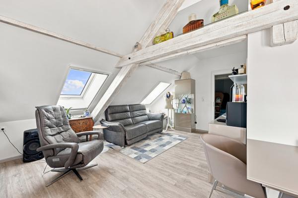 Immeuble
         17 pièces
        - 441 m² Exclusivité 840 000 € *