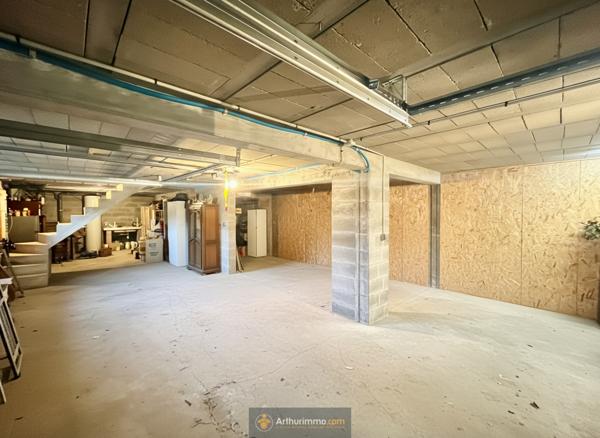 Saint-Jean-les-Deux-Jumeaux (77660) Propriété 188m², Terrain 3377m², Dépendance, DPE (B)